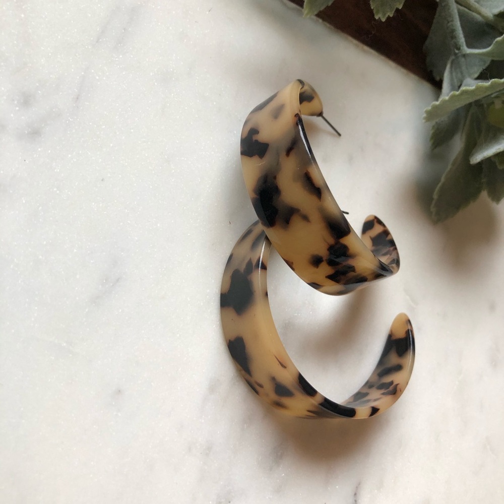 The Mia - Blonde Tortoise Shell Chunky Hoop - Picture 2 of 6